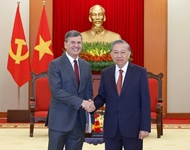 Party chief receives Russian Presidential Academy Rector